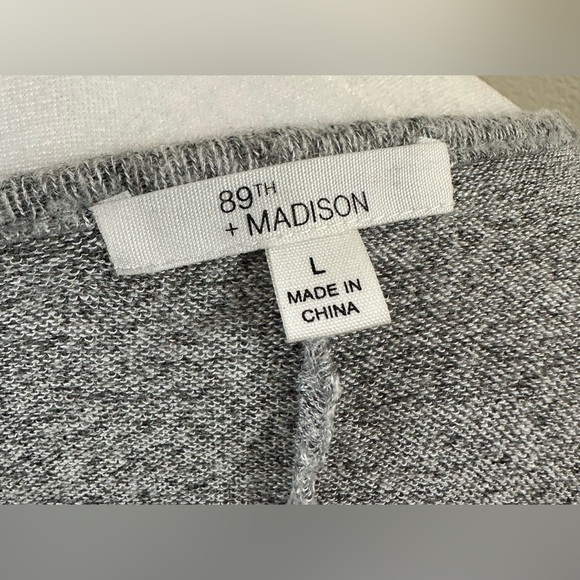 89th + Madison Women’s Large Gray Knit Long Sleeve Top Super Soft Gold Accents - Picture 4 of 8